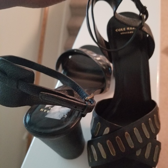 Shoes - Picture 5 of 6